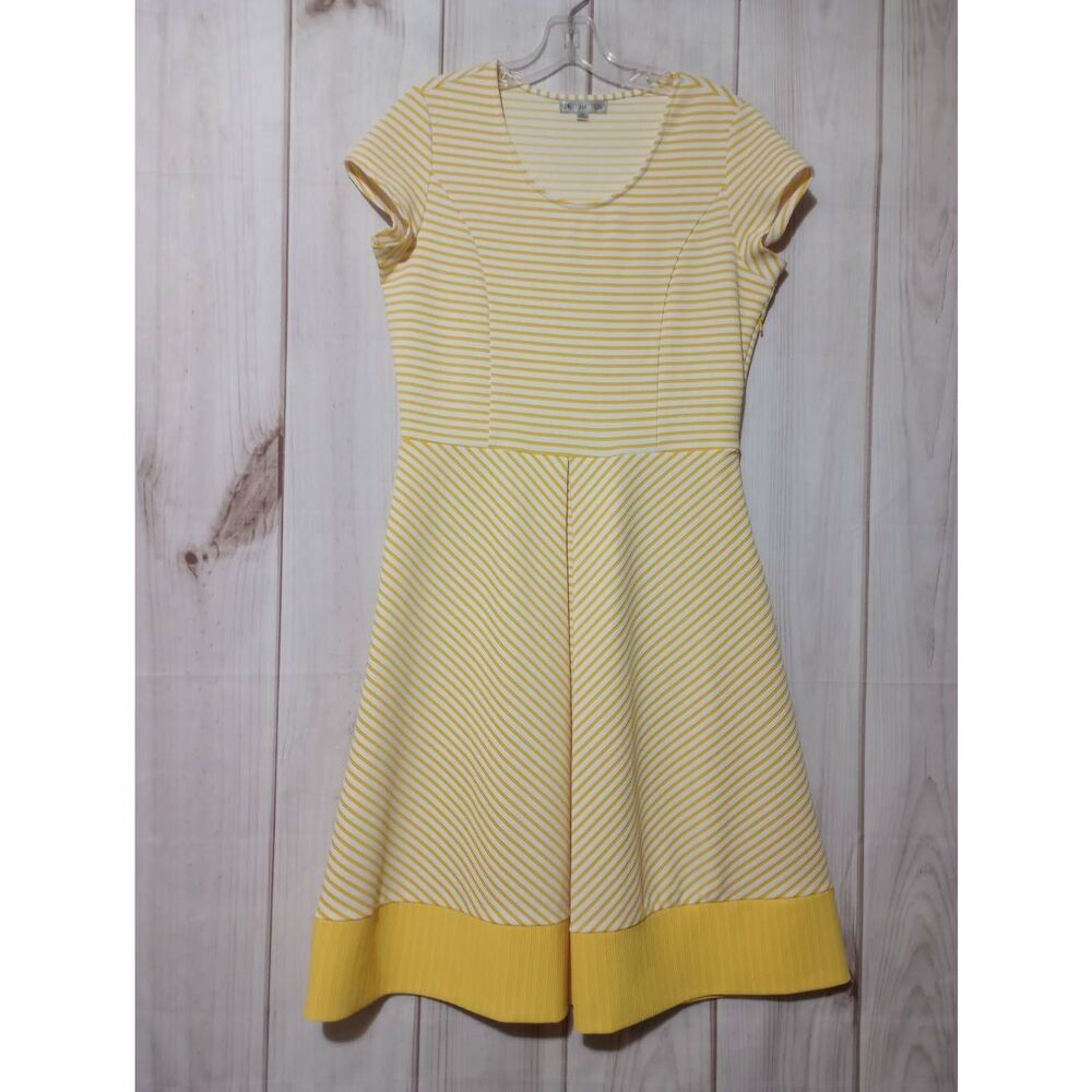 DE Collection Dress Ladies Medium Yellow White Stripe Capped Sleeve Fit and Flar